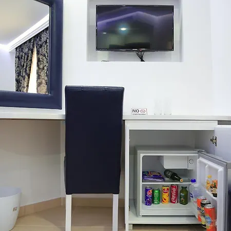 Nomelia 4* Влёра